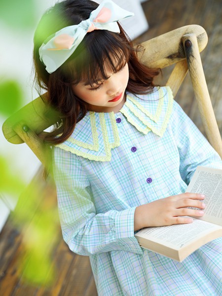 淘气贝贝童装2021春夏季蓝色纯色连衣裙