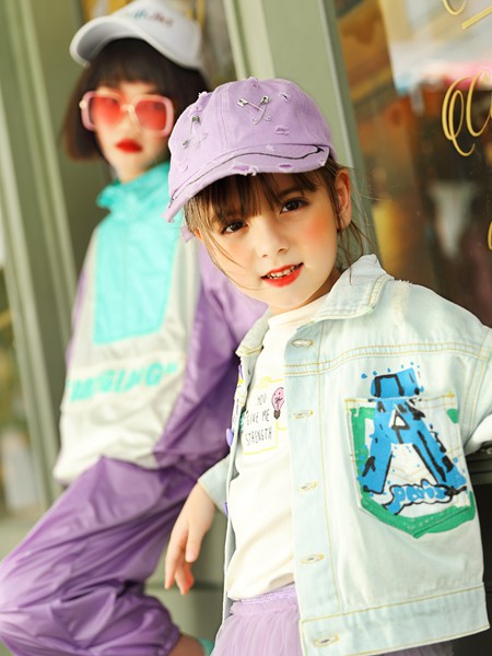 淘气贝贝童装2021春夏季白色印花外套