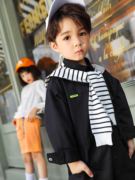 淘气贝贝童装2021春夏季黑色印花衬衫