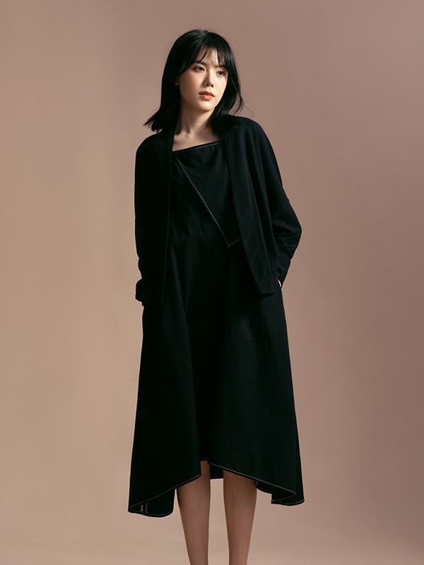 衣魔得思女装2021春夏季黑色纯色连衣裙