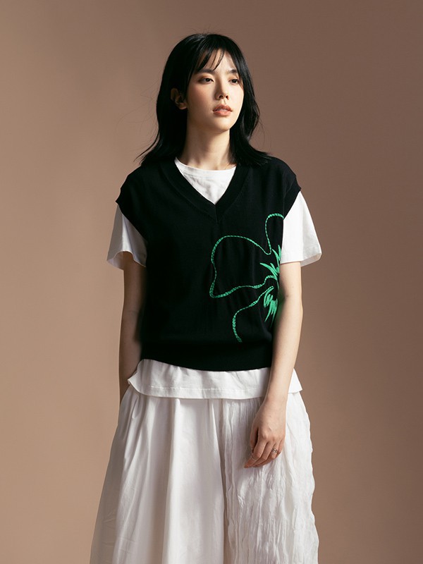 衣魔得思女装2021春夏季黑色印花背心
