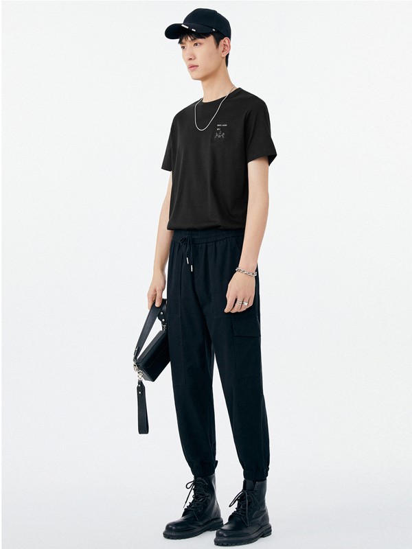 太平鸟2021春夏季黑色印花T恤