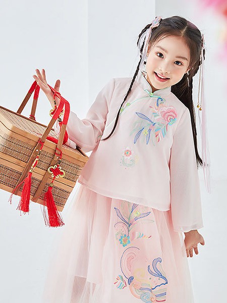 汪小荷2021春夏季粉色刺绣唐装