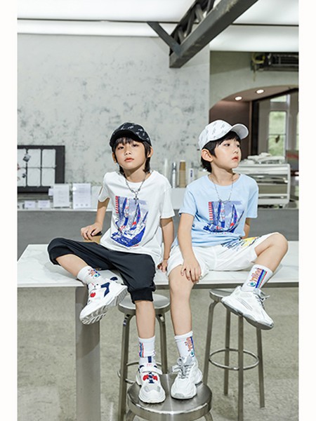 卡儿菲特2021春夏季浅蓝色印花T恤