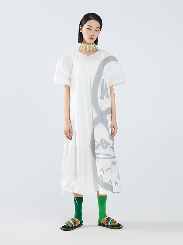 播女装2021春夏季白色印花连衣裙