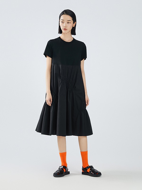 播女装2021春夏季黑色纯色连衣裙