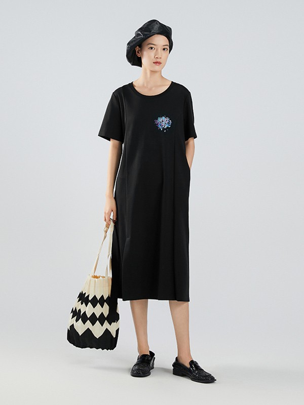 播女装2021春夏季黑色印花连衣裙