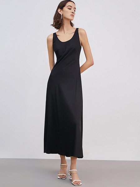 爱特爱女装2021春夏季黑色长款吊带裙