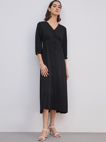 爱特爱女装2021春夏季黑色纯色连衣裙