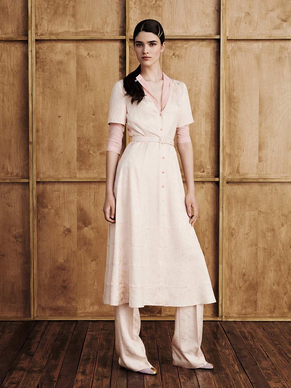 鄂尔多斯2021春夏季白色长款连衣裙