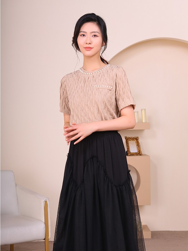 红凯贝尔2021春夏季卡其色纯色T恤