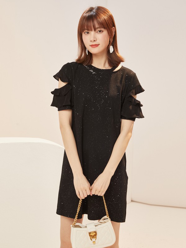 XG雪歌2021春夏季黑色纯色连衣裙