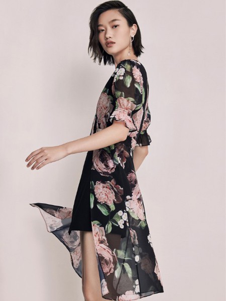 姚领2021春夏季黑色印花连衣裙