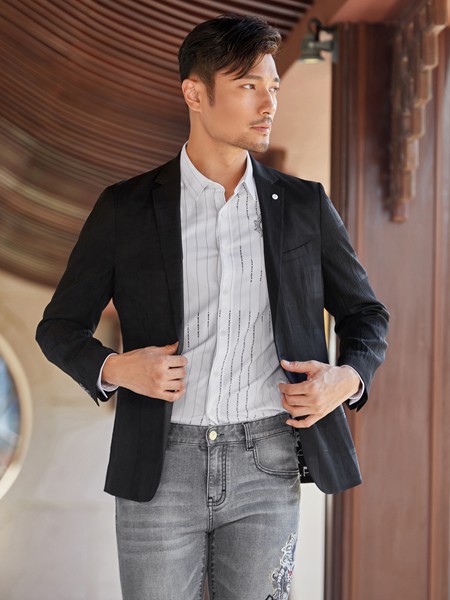 百斯盾休闲装2021春夏季