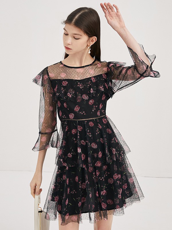 摩凡2021春夏季黑色印花连衣裙