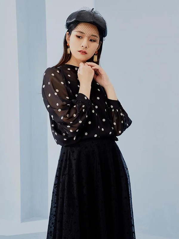 西纳维思2021春夏季黑色波点雪纺衫