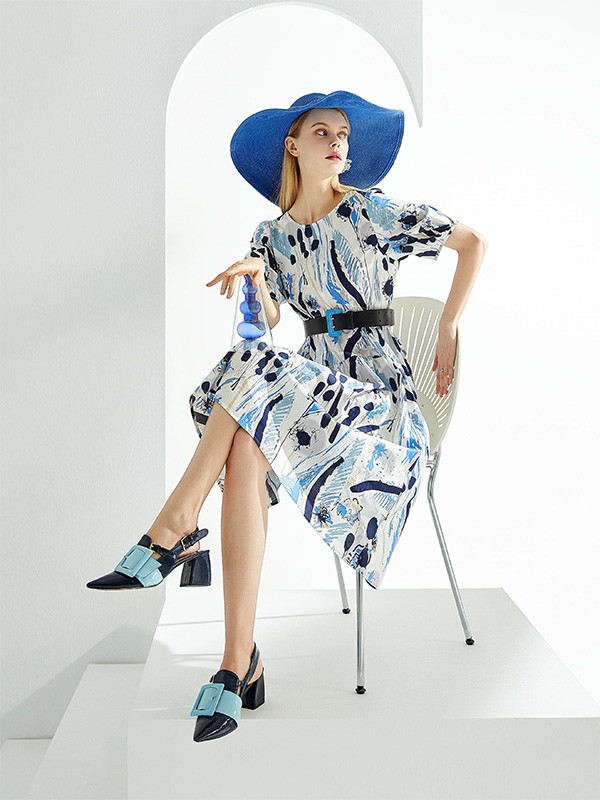 PETvv2021春夏季白色印花连衣裙