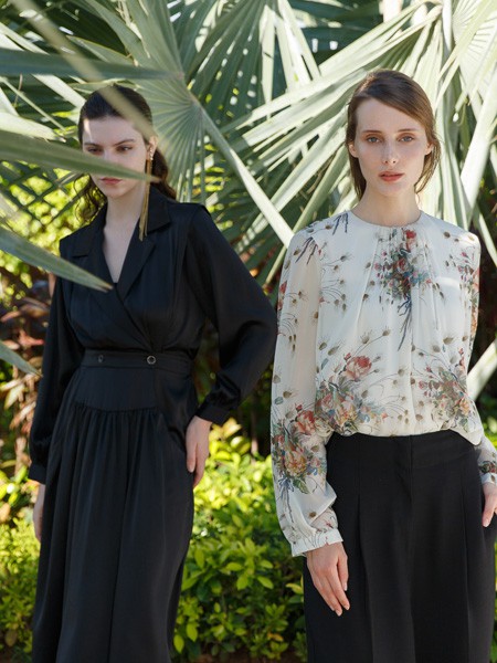 ​艾璞琪2021春夏季白色印花雪纺衫