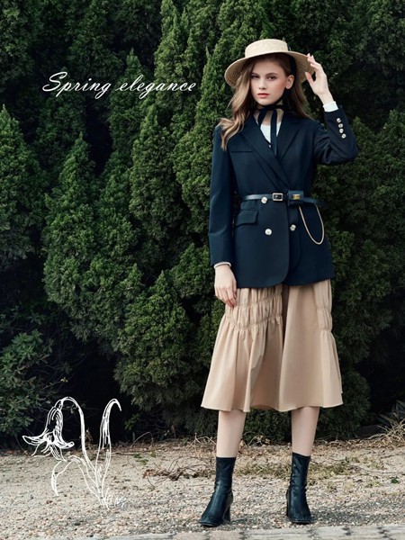 十八淑女坊女装2021春夏季黑色纯色西装