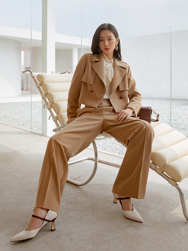 美诗缇2021秋冬季卡其色纯色套装