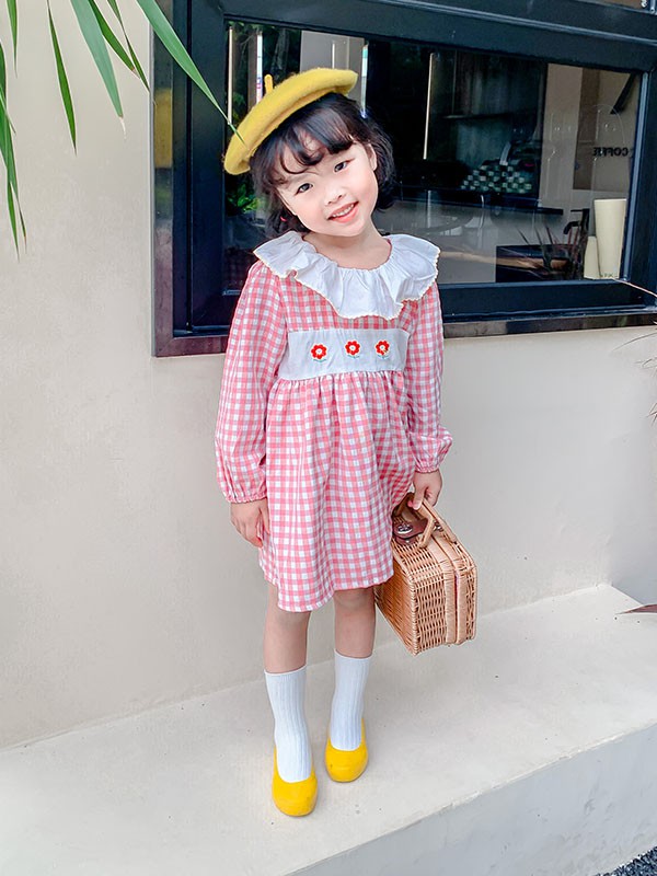 猫咪精灵2021秋冬季粉色格子连衣裙