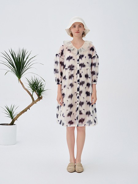 容子木2021春夏季白色印花连衣裙