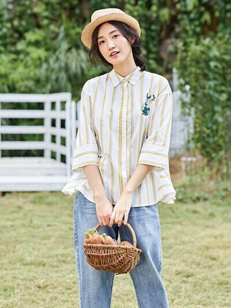 虫二女装2021春夏季白色条纹衬衫