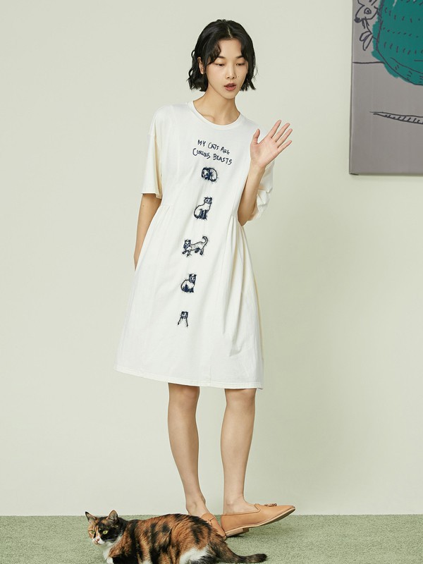 幻走女装2021春夏季白色印花连衣裙