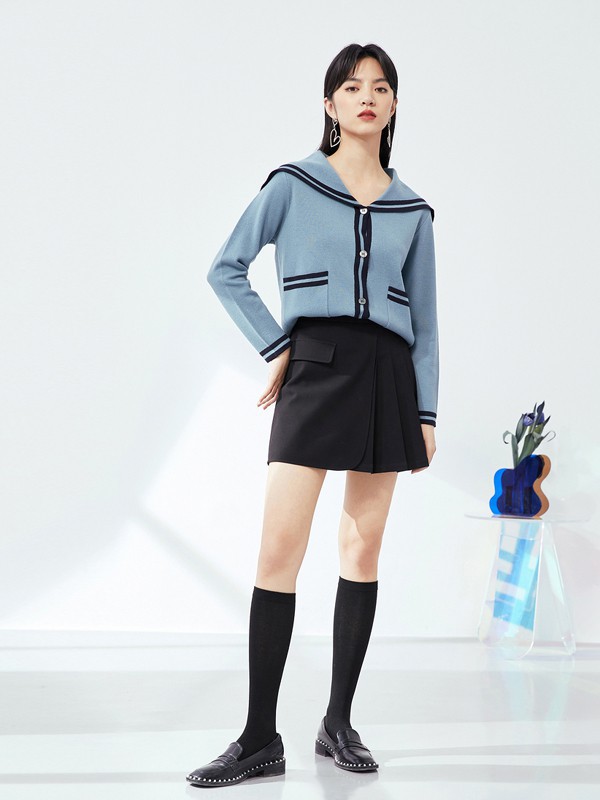 伊芙丽2022春夏季黑色纯色短裙