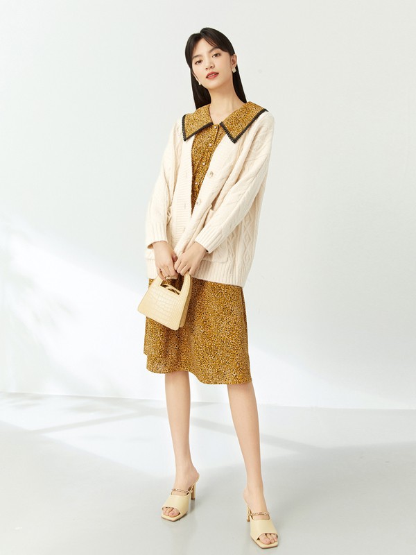 伊芙丽2021春夏季米色纯色针织衫