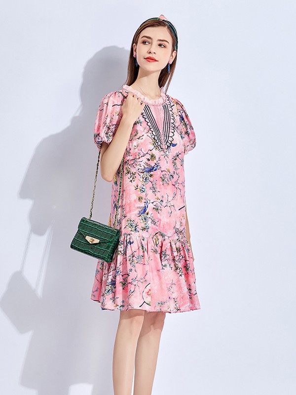 五丁目衣舍女装2021春夏季粉色印花连衣裙