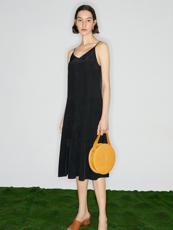 Pure:Moment:2021春夏季黑色纯色吊带裙