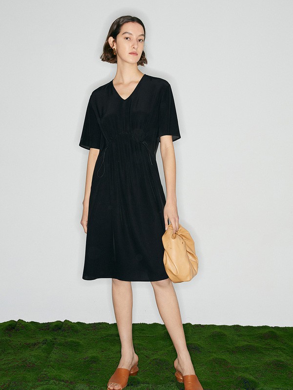 Pure:Moment:2021春夏季黑色纯色连衣裙