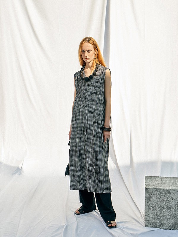 玛塞莉2021春夏季肤色条纹连衣裙