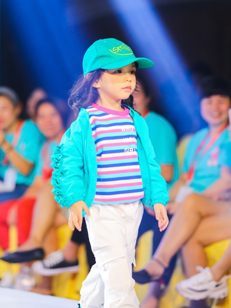 猫咪儿童装2021春夏季拼色条纹T恤