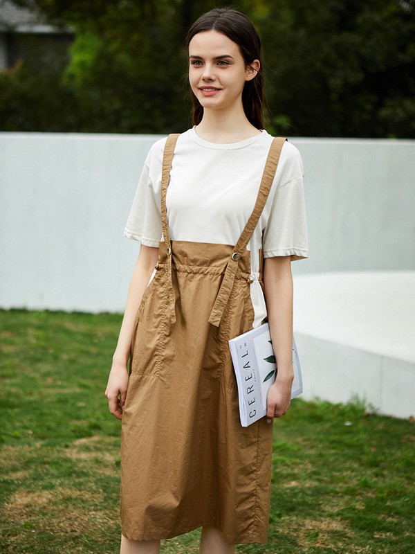 飞鸟和新酒女装2021春夏季卡其色纯色背带裙