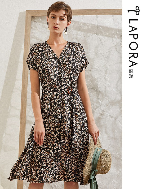 丽莫女装2021春夏季黑色印花连衣裙