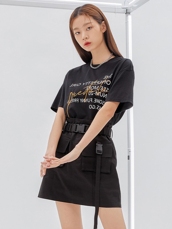 韩都衣舍女装2021春夏季黑色字母T恤