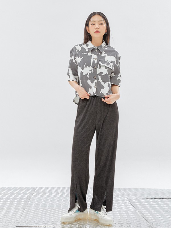 韩都衣舍女装2021春夏季灰色印花衬衫
