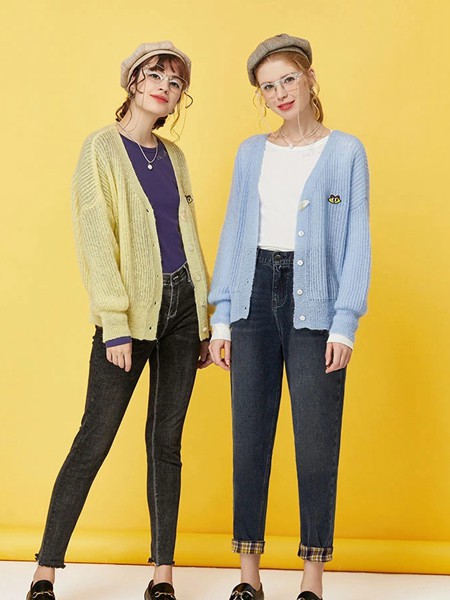 初语女装2021秋冬季蓝色纯色针织衫