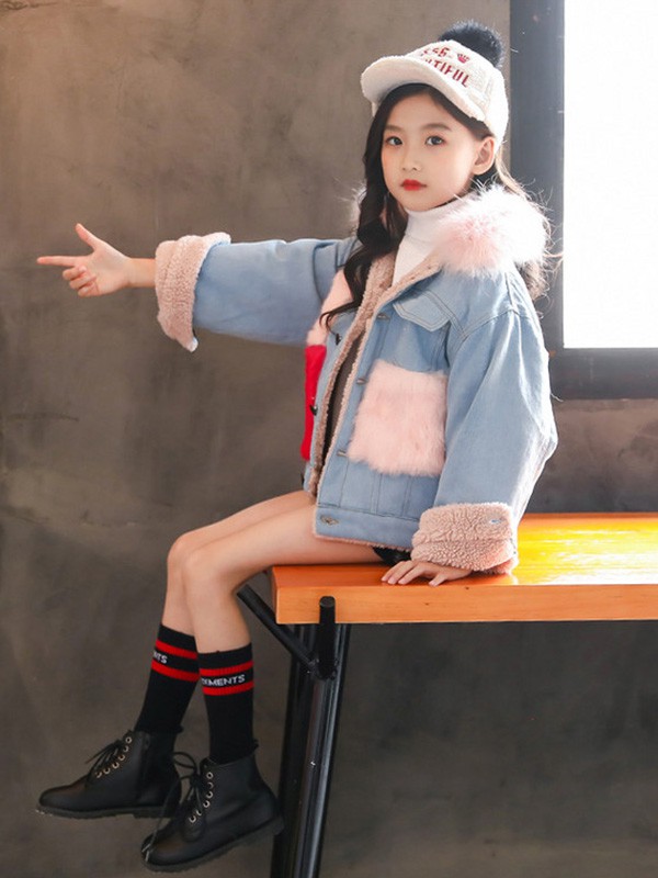 宾果童话2021秋冬季浅蓝色带毛领外套