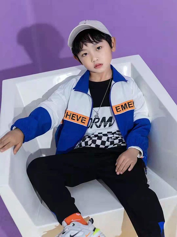 宾果童话2021秋冬季拼色字母外套