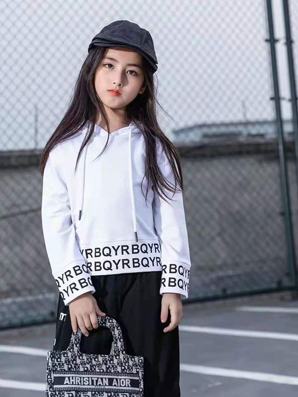 宾果童话2021秋冬季白色印花卫衣