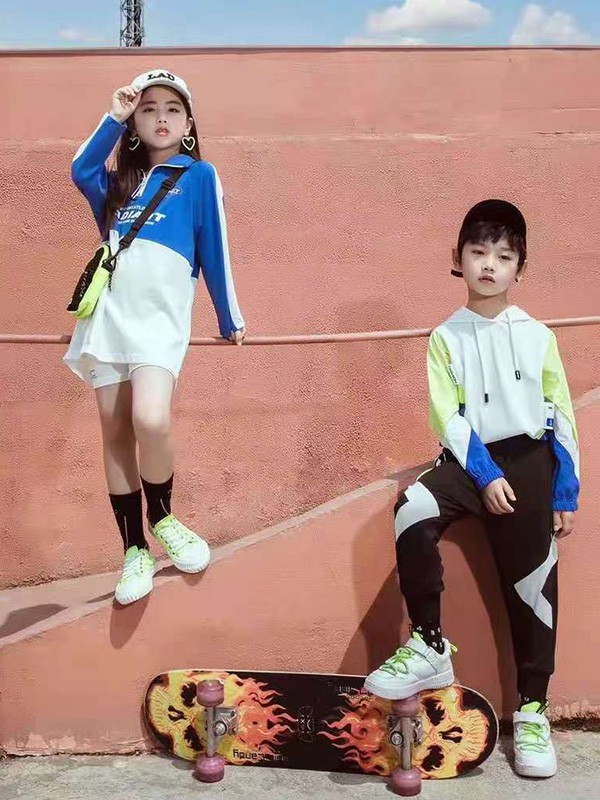 宾果童话2021秋冬季拼色撞色卫衣裙