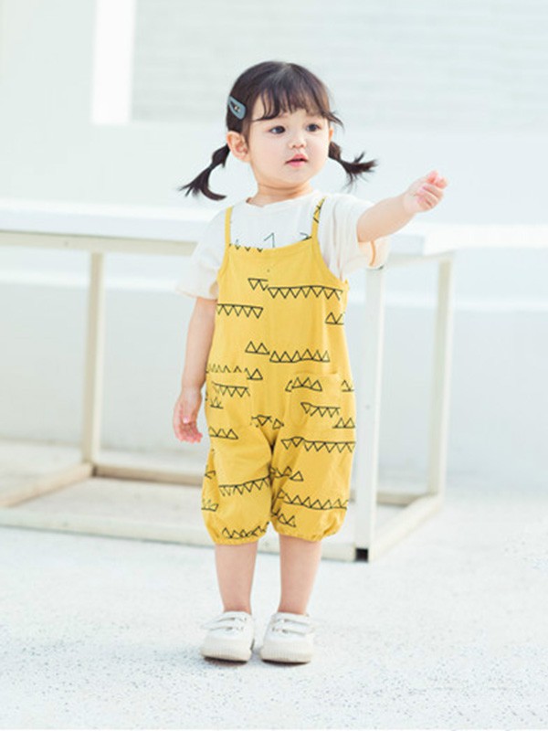 小田家童装2021春夏季黄色字母背带裤