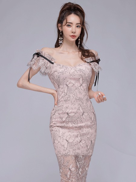 COCOSHOP女装2020春夏季粉色一字肩连衣裙