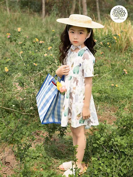 森虎儿童装2021春夏季白色印花连衣裙