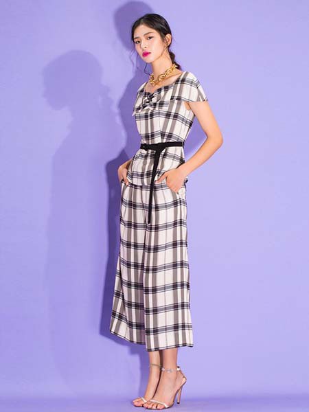 媛帆女装2021春夏季白色格子连衣裙