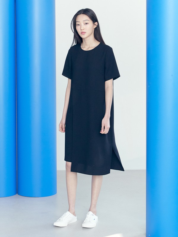 BEANPOLE2021春夏季黑色纯色连衣裙