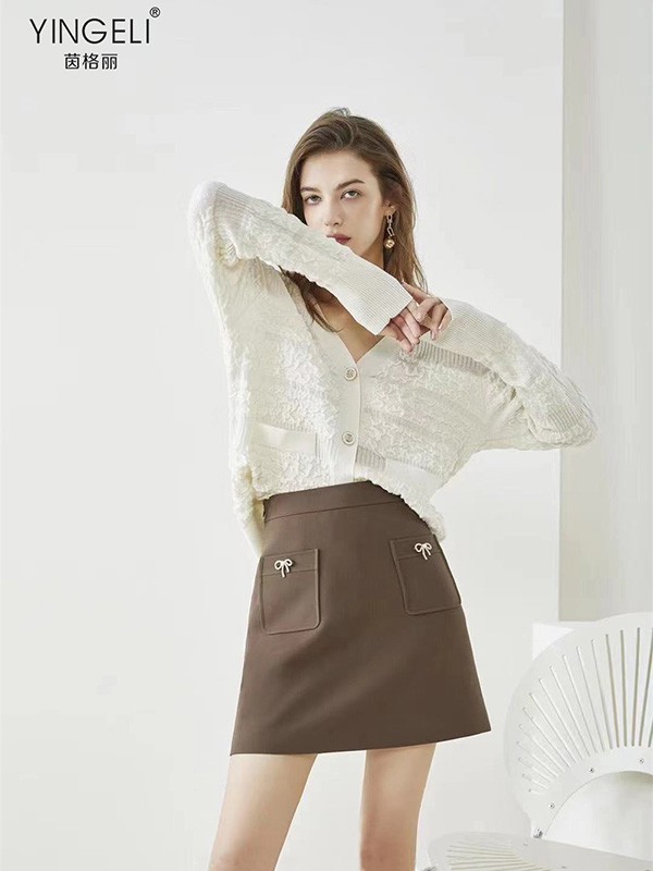 茵格丽2021秋冬季咖啡色纯色短裙